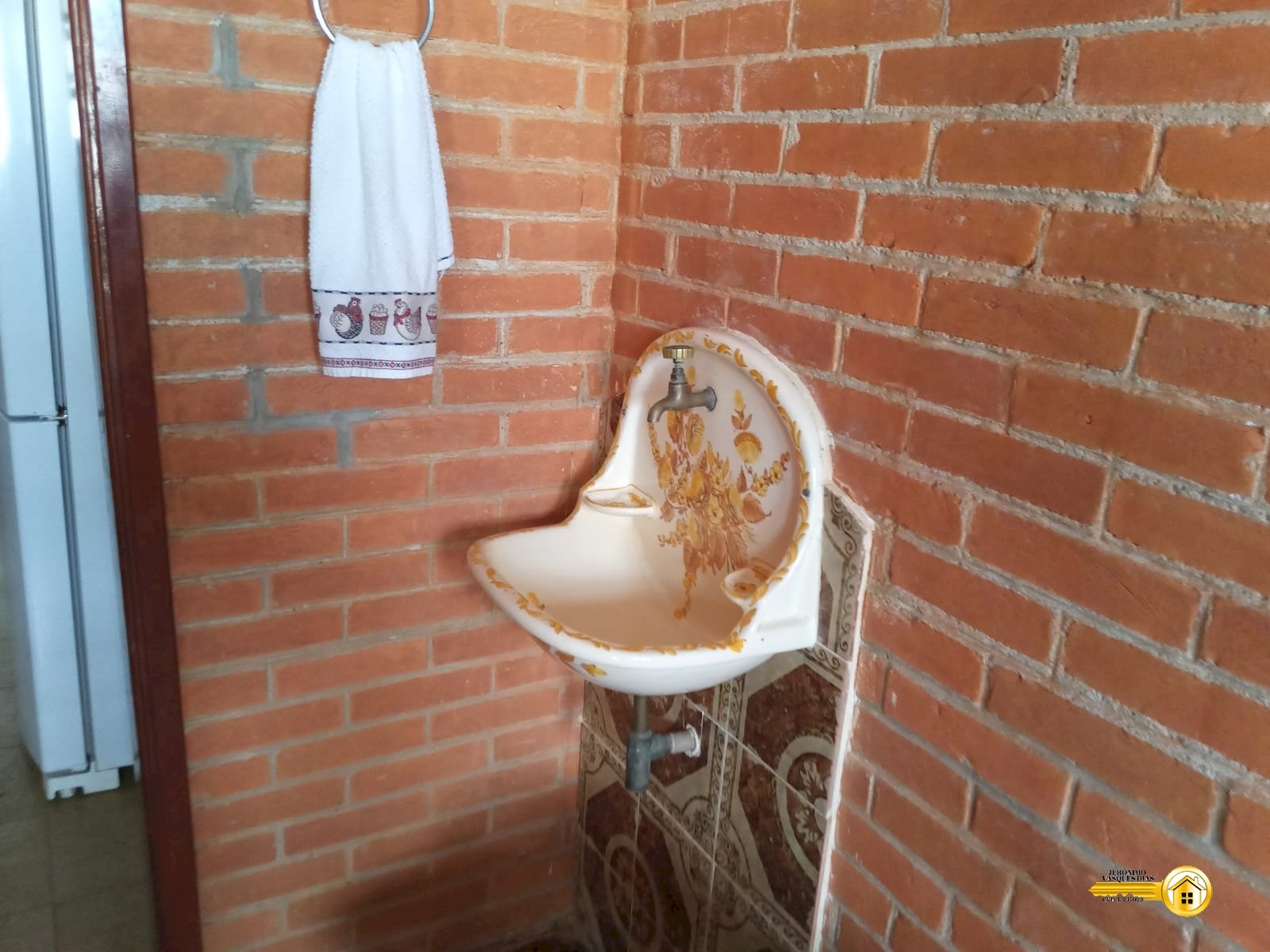 4182874814de51d4b478b79e92520c82.jpeg