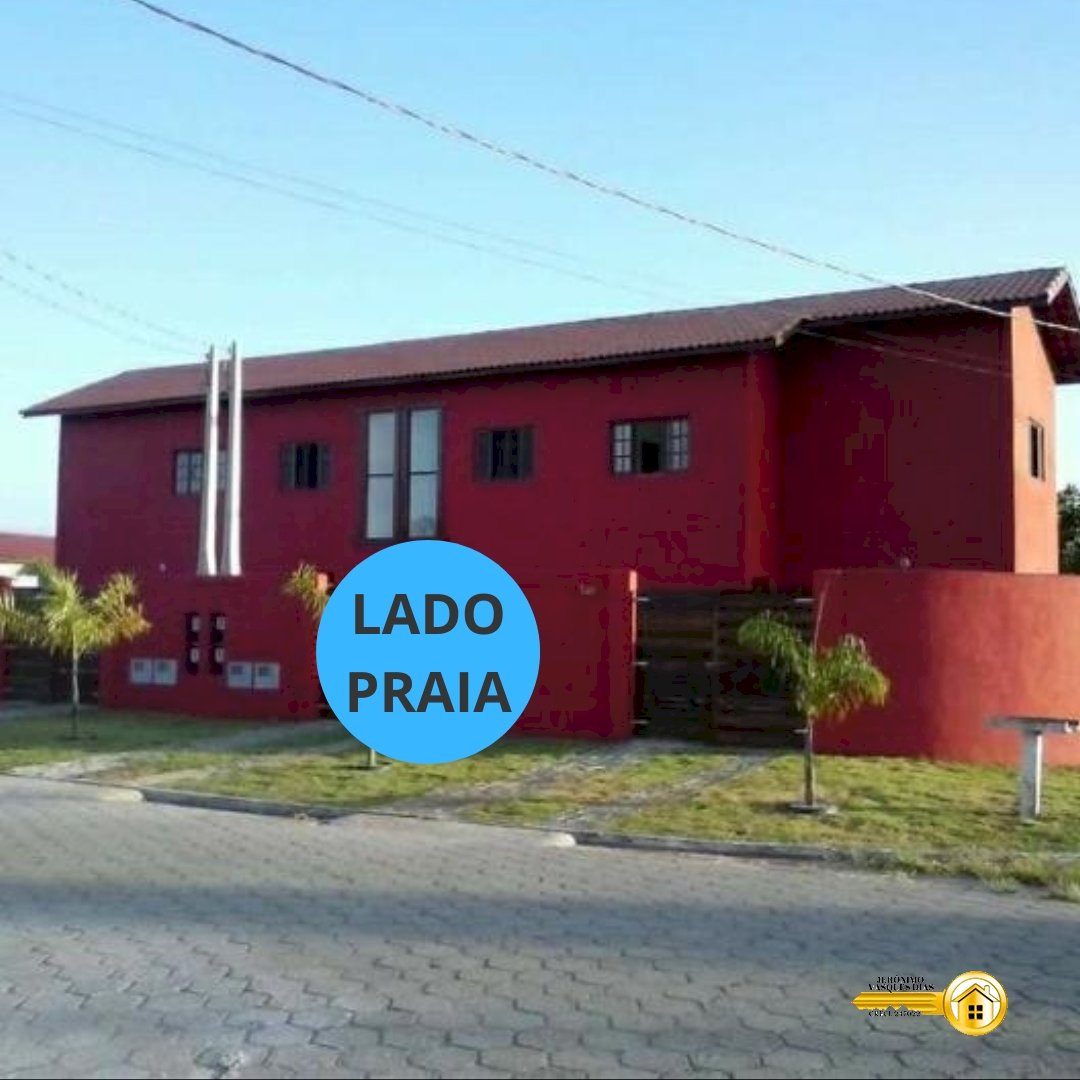 Casa andar superior lado praia.