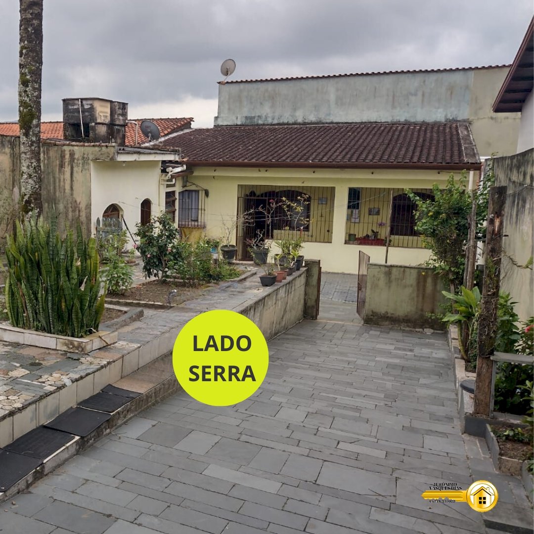 Casa com quintal amplo